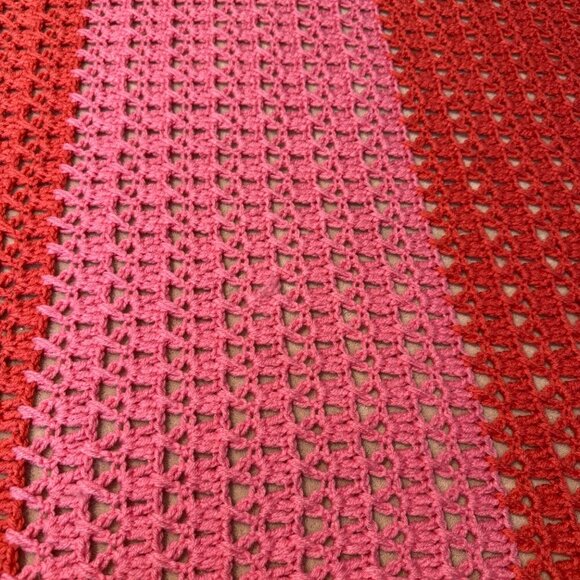 Cozy and extremely soft  handmade lap afghan or girls blanket in pink and light - Picture 6 of 7